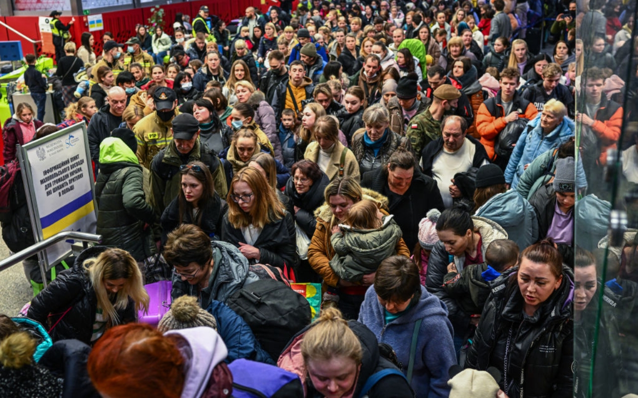 Photo of Ukrainians who fled to Poland to escape the conflict