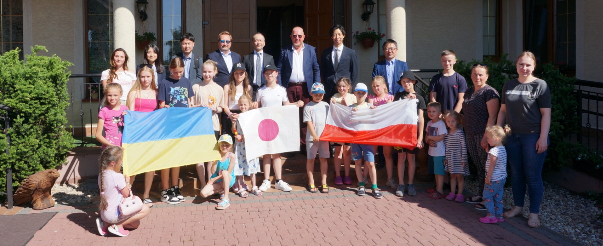 Photo of When the project team visited the Ukranian refugee facility near Warsaw, BGK provided them with the opportunity to interact with the people living there