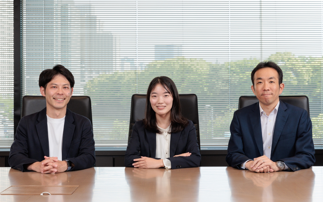 Photo of KATAYAMA Hiroki, MORISAKI Momoko, and SASAKI Kota