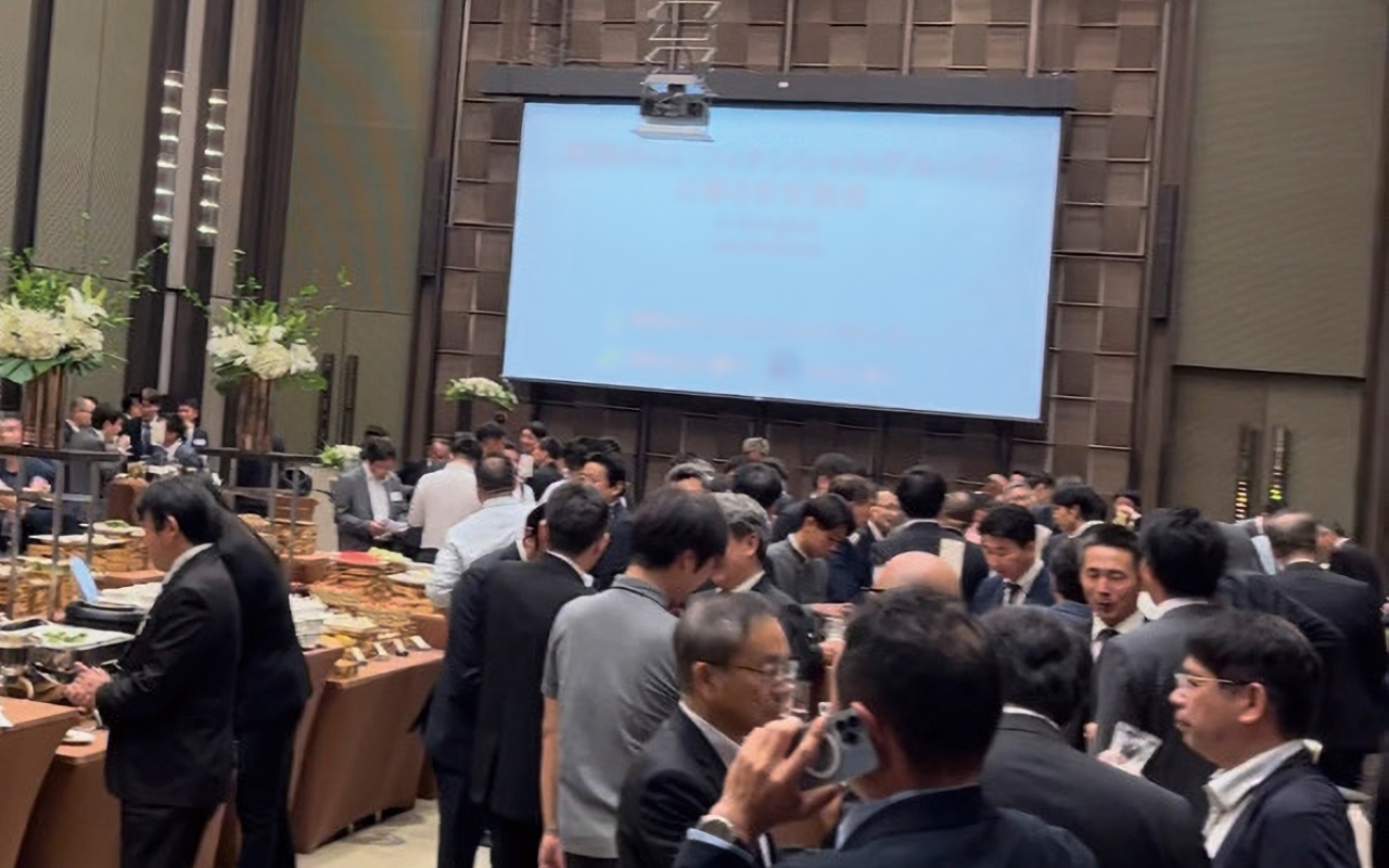 Photo of A scene from a business exchange meeting hosted by Kansai Mirai Bank in Bangkok, Thailand. These meetings also provide opportunities for business matchups and understanding the needs of companies
