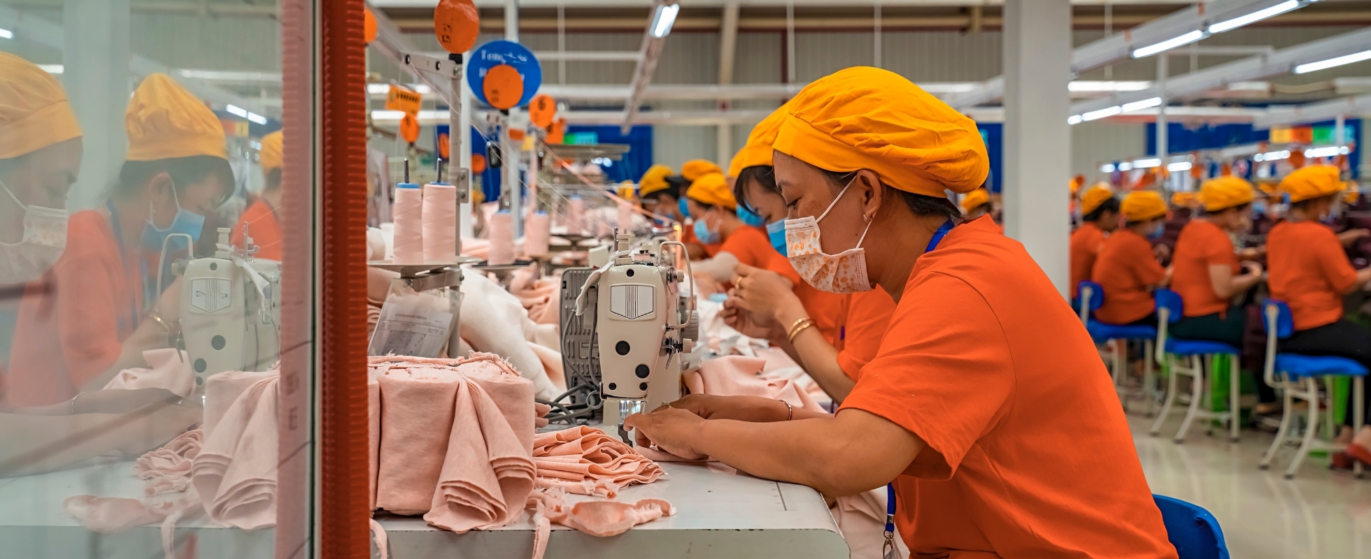 Photo of Vietnam is growing increasingly important in the supply chains of Japanese companies. (Photo: A garment factory in an industrial park in Ho Chi Minh City)