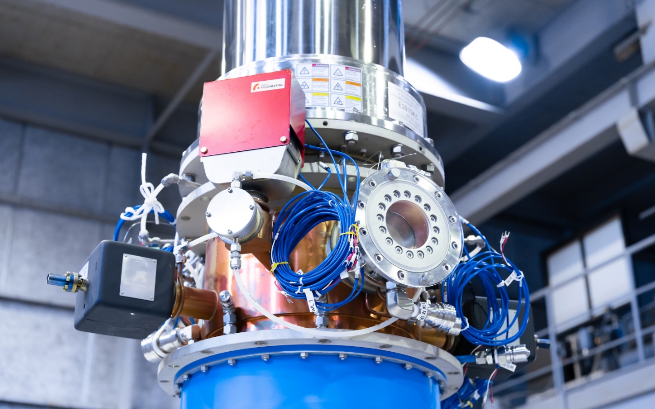 Photo of A gyrotron is a device that heats fuels such as tritium to a plasma state and uses microwaves to heat the plasma to over 100 million degrees Celsius, creating the high-temperature conditions necessary for fusion reactions