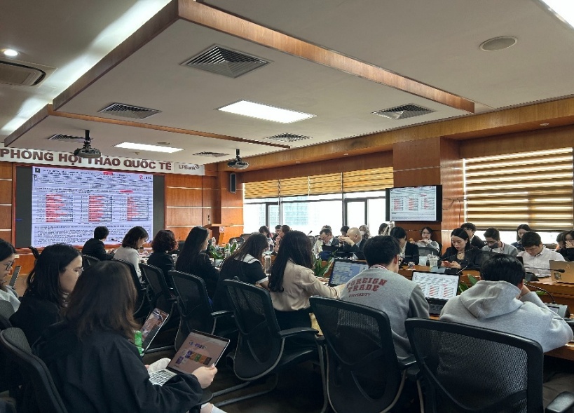 Photo of a lecture at FTU