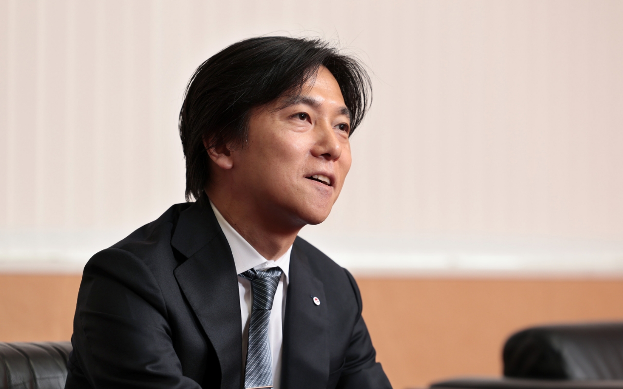 海外の現地法人でもアメーバ経営を導入し、人材が育ったベトナムでは現地の人が社長を務めているという。今後の展望を語る代表取締役社長の小松理央さんの画像