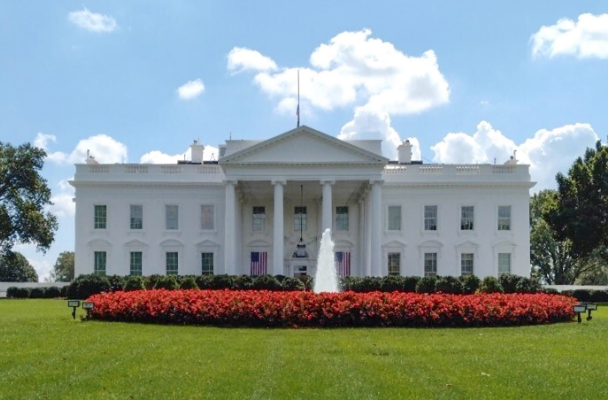 激動する米国政治の心臓部で政治とビジネスを結ぶ架け橋にの画像