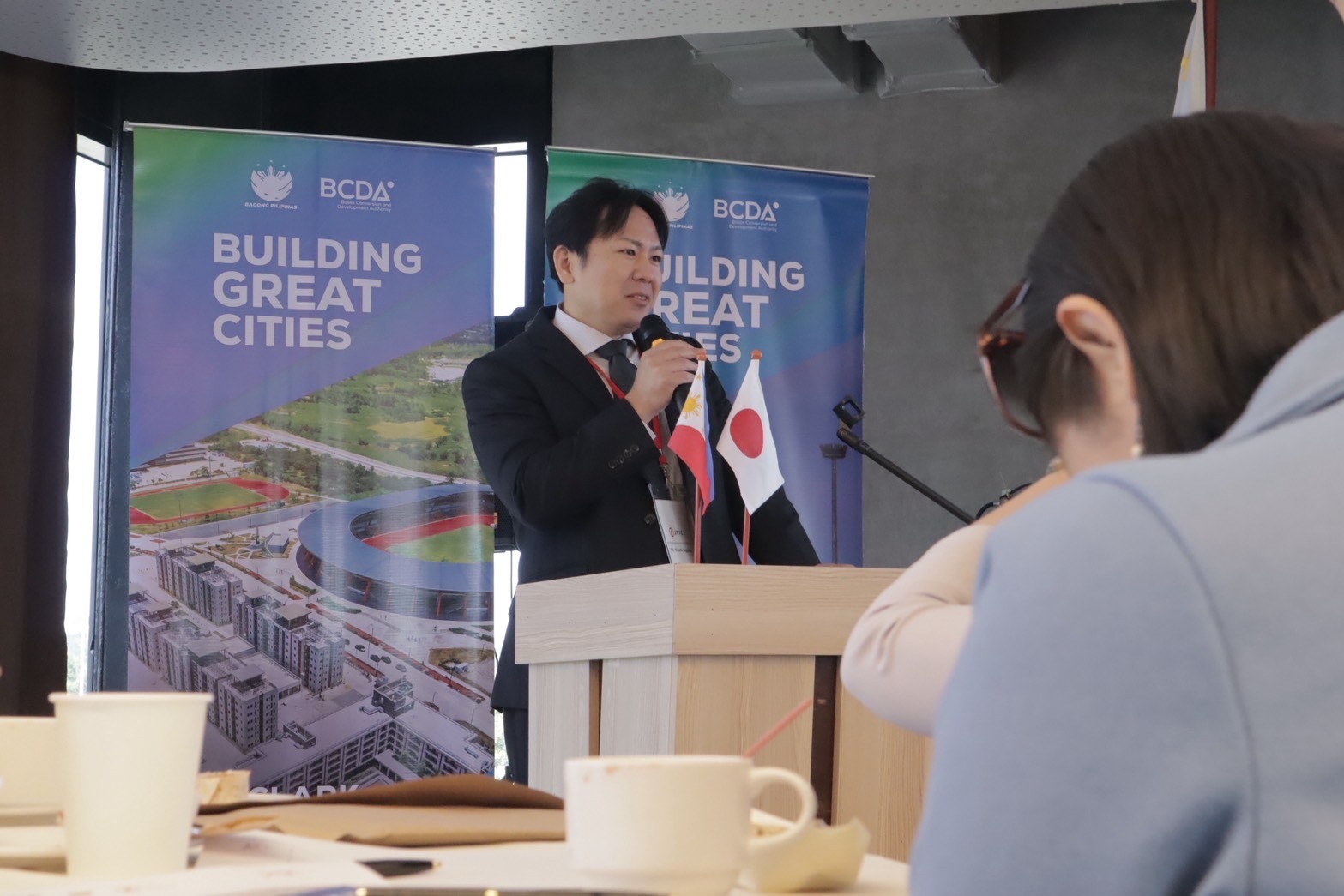 JBICマニラ駐在員事務所首席駐在員の佐川による開会挨拶の画像